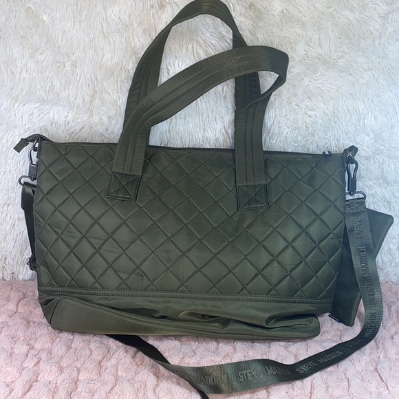 Steve Madden Gym -traveling bag - Picture 2 of 8